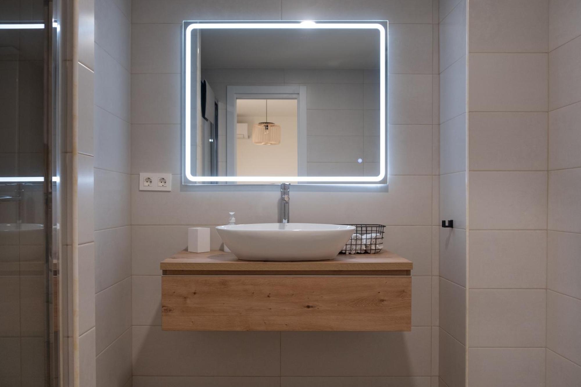 Victoria'S Home Modern And Cosy 2 Bedroom Apartment Malaga Ngoại thất bức ảnh